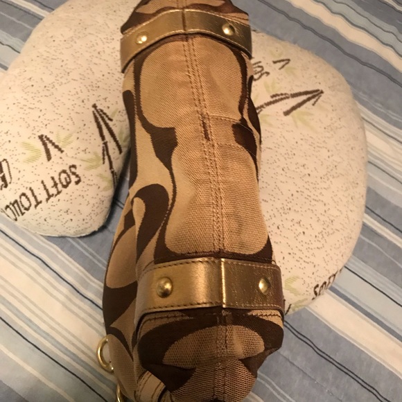 Coach signature gold shoulder bag - Picture 2 of 5